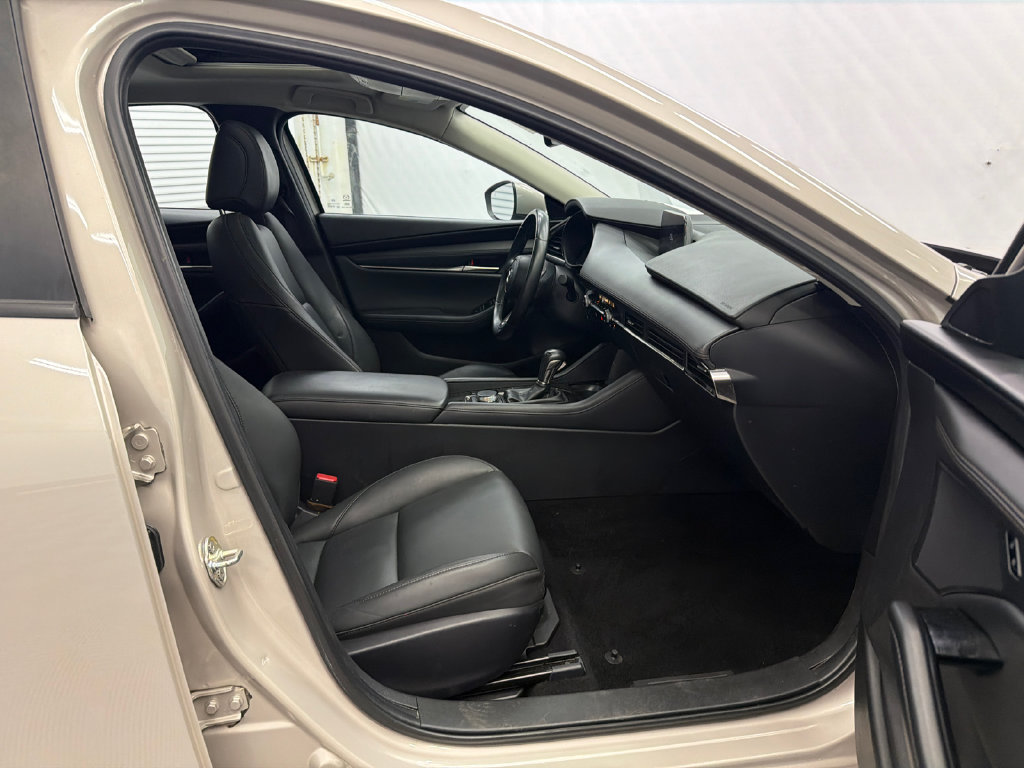 Used 2024 MAZDA MAZDA3 s FWD image 13