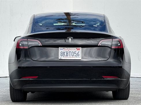 Used 2019 Tesla Model 3 Mid Range image 5