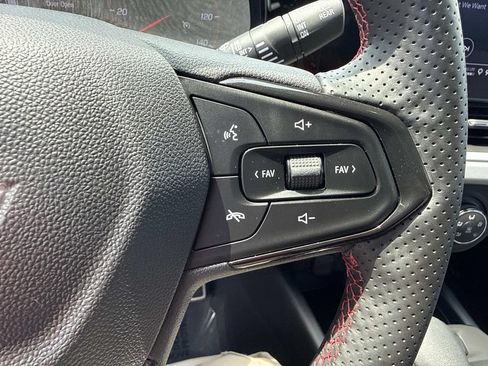Used 2024 Chevrolet Trax RS w/ Driver Confidence Package FWD image 33