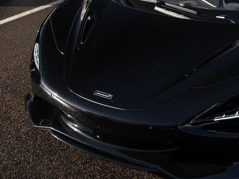 Used 2024 McLaren 750S Spider image 29