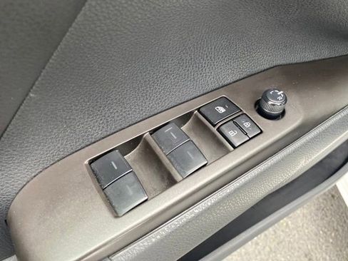 Used 2023 Toyota Camry SE image 14