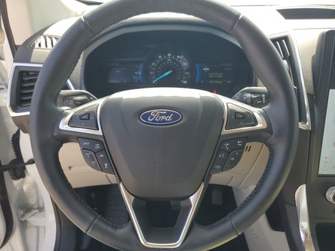 Used 2023 Ford Edge Titanium AWD/4WD image 14