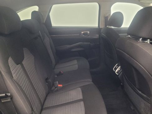 Used 2022 Kia Sorento LX AWD/4WD image 19