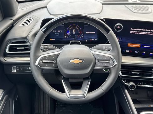 New 2026 Chevrolet Traverse LT w/ Enhanced Driving Package FWD image 25