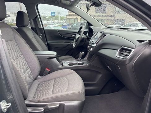 Used 2021 Chevrolet Equinox LT w/ LPO, Cargo Package AWD/4WD image 12