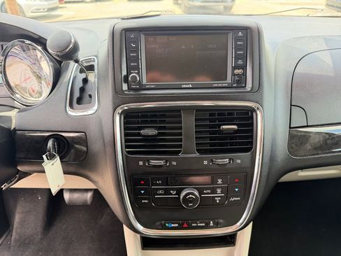 Used 2012 Dodge Grand Caravan Crew w/ Crew Value Pkg FWD image 12
