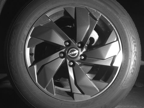 Used 2025 Nissan Rogue SV image 14