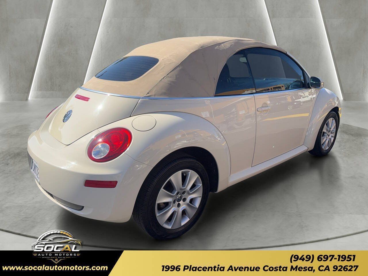 Used 2010 Volkswagen Beetle Convertible FWD image 18