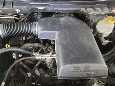 Used 2018 RAM 1500 Express RWD image 30