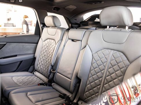 Used 2022 Audi SQ7 Prestige w/ Prestige Package image 35