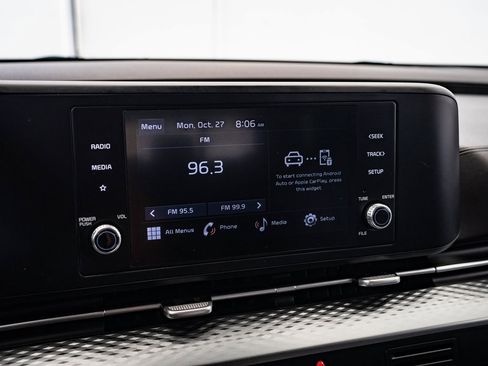 Used 2023 Kia Carnival LX image 27