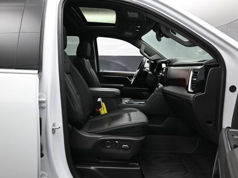 Used 2025 GMC Sierra 2500 Denali AWD/4WD image 26