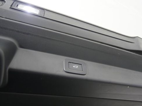 Used 2023 Land Rover Range Rover Sport SE image 18