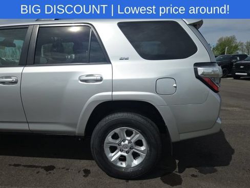Used 2021 Toyota 4Runner SR5 AWD/4WD image 18