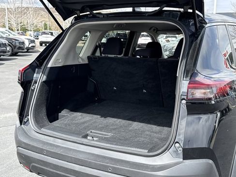 Used 2021 Nissan Rogue S image 18