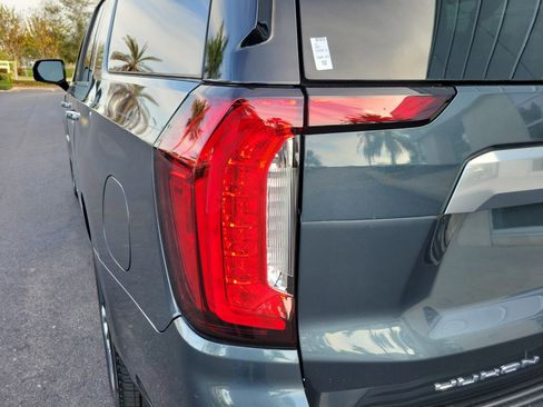 Used 2021 GMC Yukon XL Denali w/ Denali Ultimate Package image 10