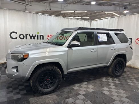 Used 2016 Toyota 4Runner Trail Premium AWD/4WD image 4