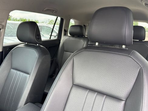 Used 2023 Volkswagen Tiguan SE image 12