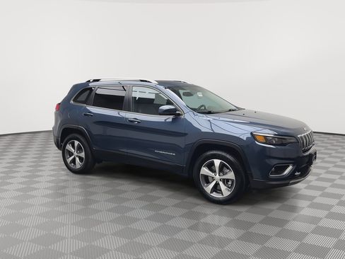 Used 2021 Jeep Cherokee Limited w/ Elite Package AWD/4WD image 43