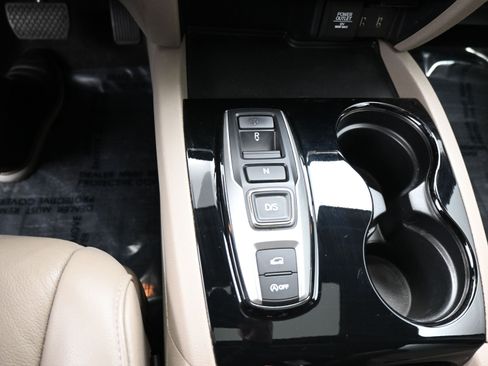 Used 2016 Honda Pilot Touring image 15