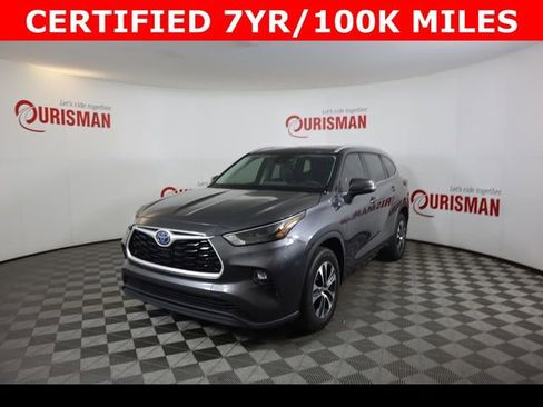 Used 2023 Toyota Highlander XLE FWD image 3