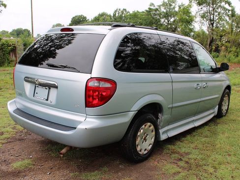 Used 2001 Chrysler Town & Country LX FWD image 7
