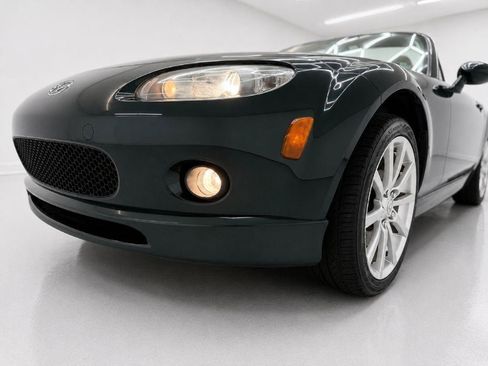 Used 2008 MAZDA MX-5 Miata Grand Touring w/ Premium Pkg RWD image 29