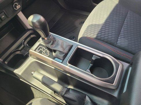 Certified 2021 Toyota Tacoma SR5 image 19