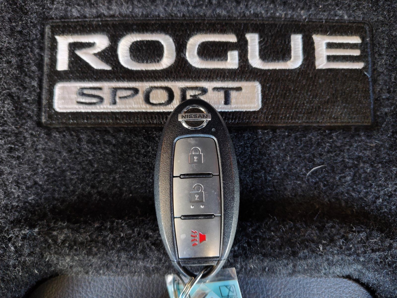 Used 2020 Nissan Rogue Sport SV FWD image 28
