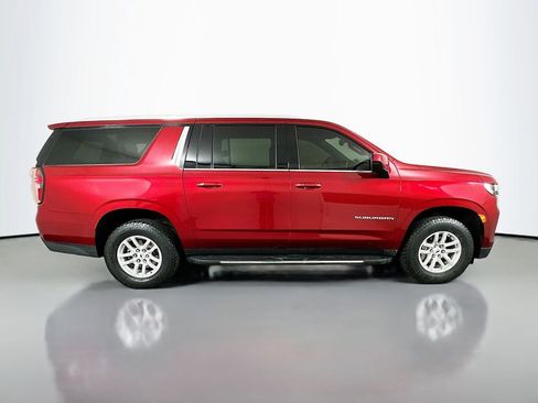 Used 2021 Chevrolet Suburban LT RWD image 4