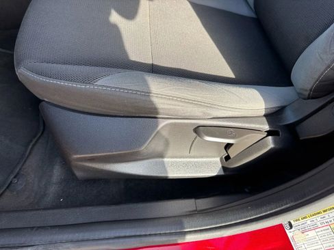 Used 2013 Ford Focus SE FWD image 14