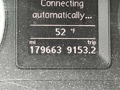 Used 2016 Volkswagen Tiguan S image 40