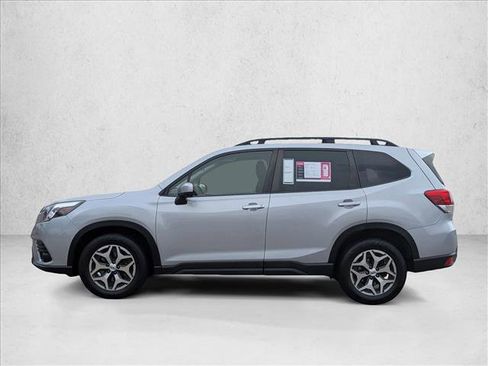 Used 2023 Subaru Forester Premium AWD/4WD image 8