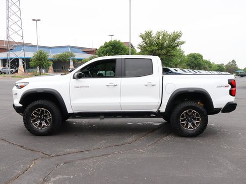 Used 2024 Chevrolet Colorado ZR2 w/ ZR2 Convenience Package III AWD/4WD image 35