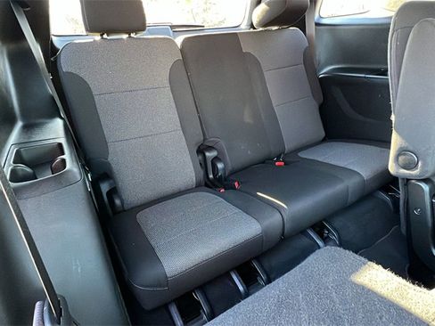 Used 2022 Chevrolet Traverse LT image 15