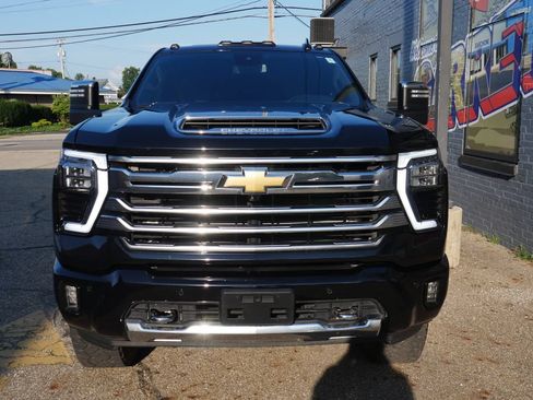 Used 2024 Chevrolet Silverado 2500 High Country AWD/4WD image 35
