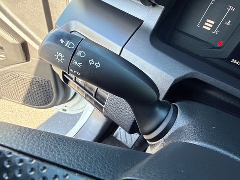 Used 2024 Toyota Tacoma SR image 25