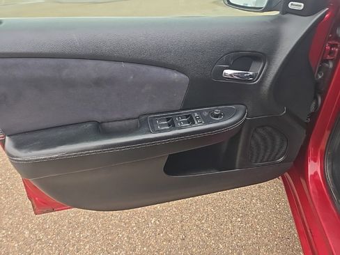 Used 2011 Chrysler 200 S image 10