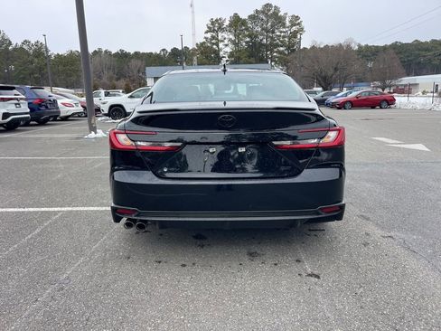 Used 2025 Toyota Camry SE image 6