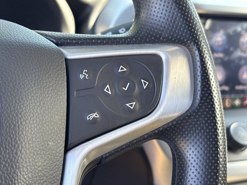 Used 2023 GMC Acadia SLE FWD image 21