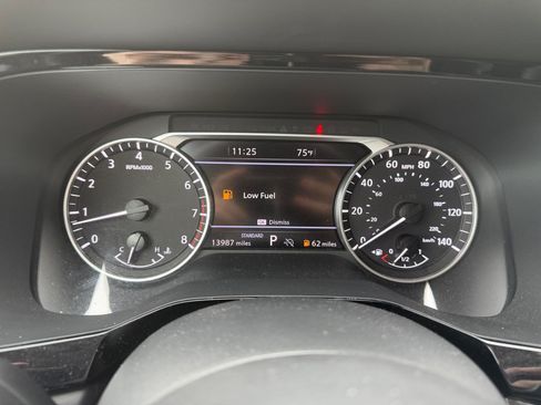 Certified 2025 Nissan Pathfinder SL FWD image 11