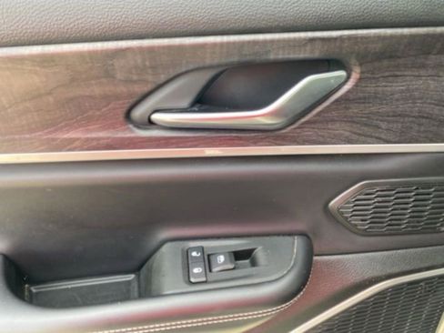 Used 2021 Jeep Grand Cherokee L Limited image 30