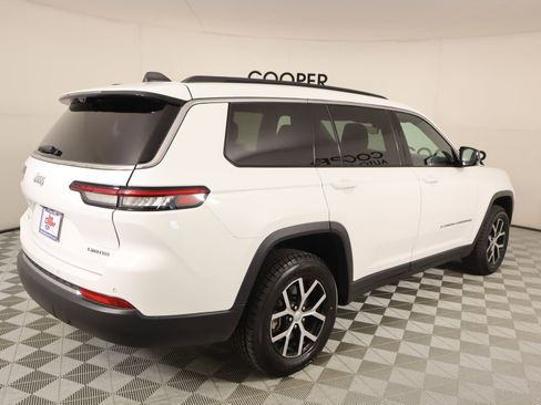 Used 2024 Jeep Grand Cherokee L Limited w/ Luxury Tech Group II image 23