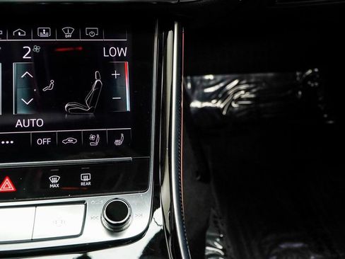 Used 2022 Audi S8 4.0T image 22