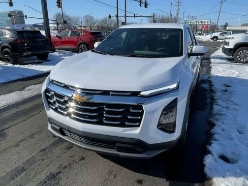 New 2026 Chevrolet Equinox LT w/ LPO, Floor Liner Package image 5