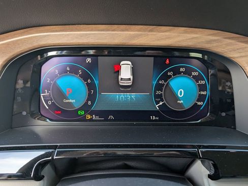 Used 2025 Volkswagen Atlas SE image 18