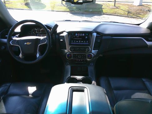 Used 2017 Chevrolet Suburban LT image 29