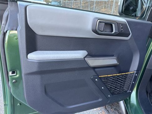 Used 2023 Ford Bronco Badlands image 10