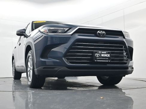 Used 2025 Toyota Grand Highlander AWD image 51