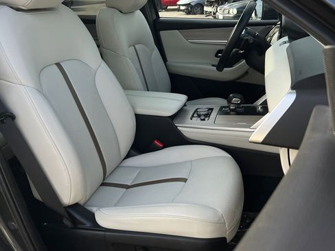 Used 2024 MAZDA CX-90 Plug-In Hybrid w/ Premium Plus image 12